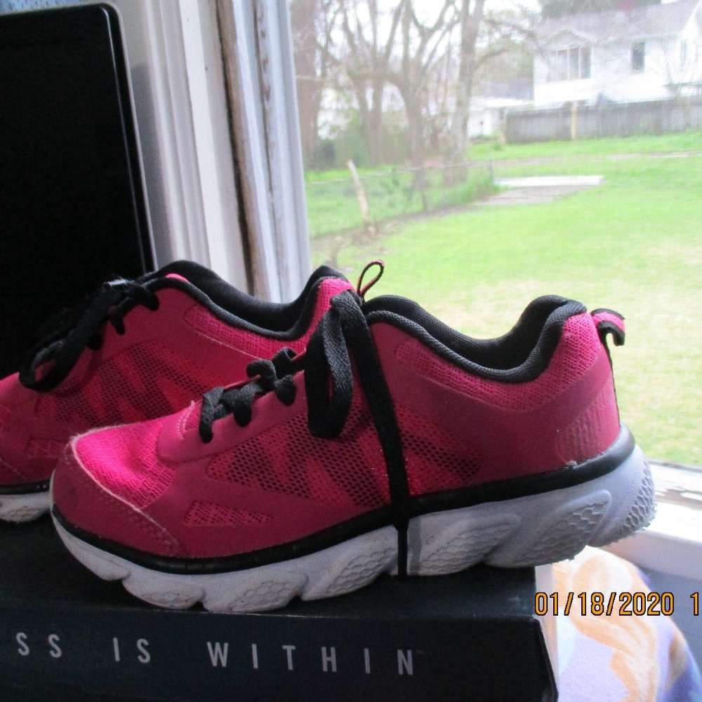 DANSKIN NOW. GIRLS YOUTH 13.. HOT PINK..EXC